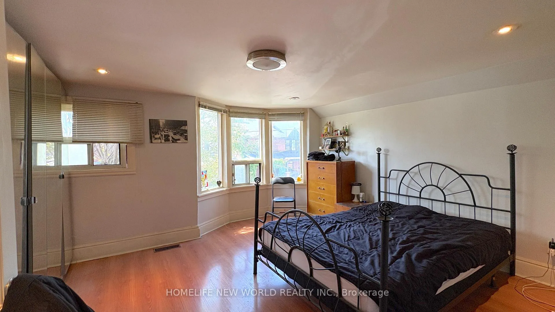 Photo 19 of 8 Burnfield Avenue, Toronto, Dovercourt-Wallace Emerson-Junction — HOMEH