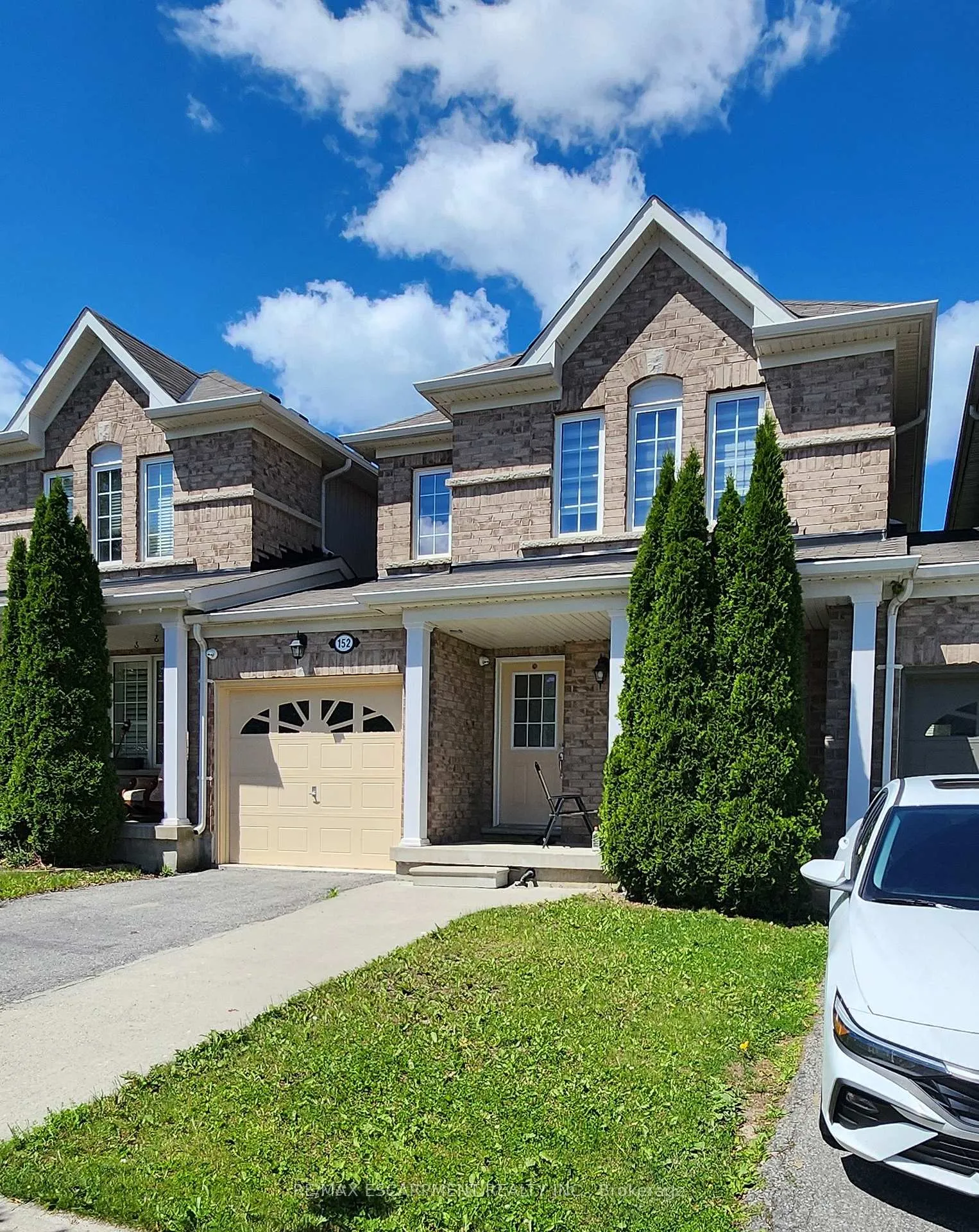 Photo 2 of 152 Thomas Avenue, Brantford, Echo Place — HOMEH
