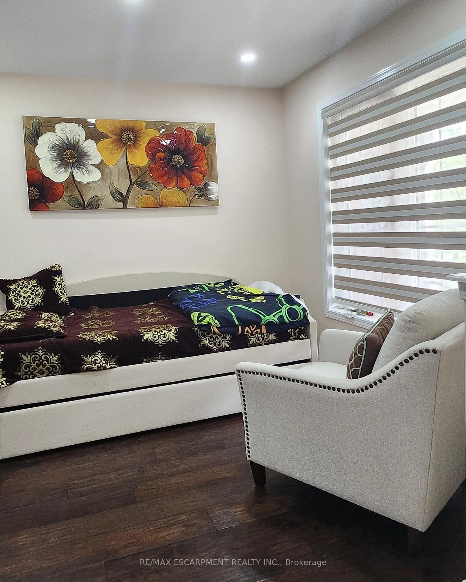 Photo 6 of 152 Thomas Avenue, Brantford, Echo Place — HOMEH