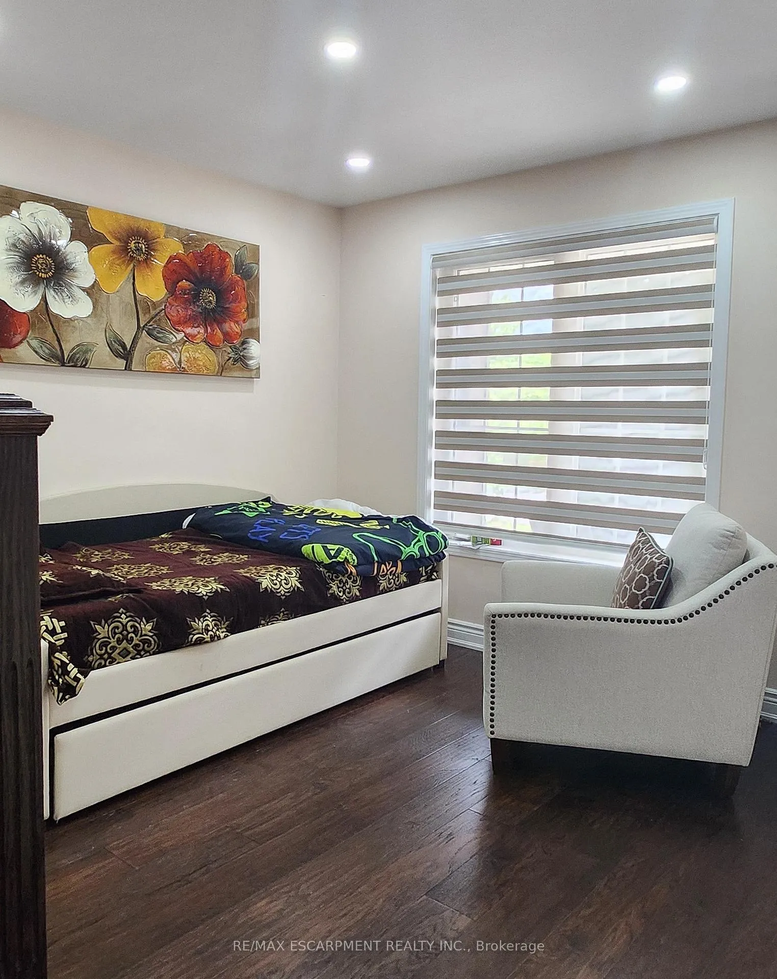 Photo 7 of 152 Thomas Avenue, Brantford, Echo Place — HOMEH