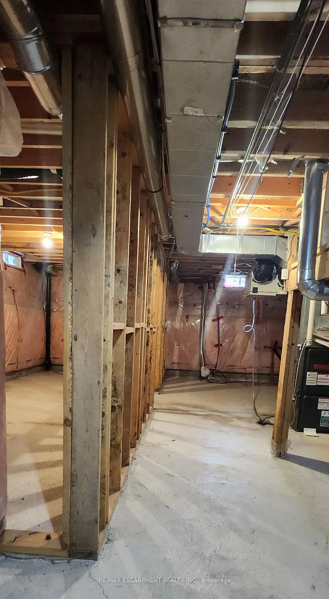 Photo 31 of 152 Thomas Avenue, Brantford, Echo Place — HOMEH