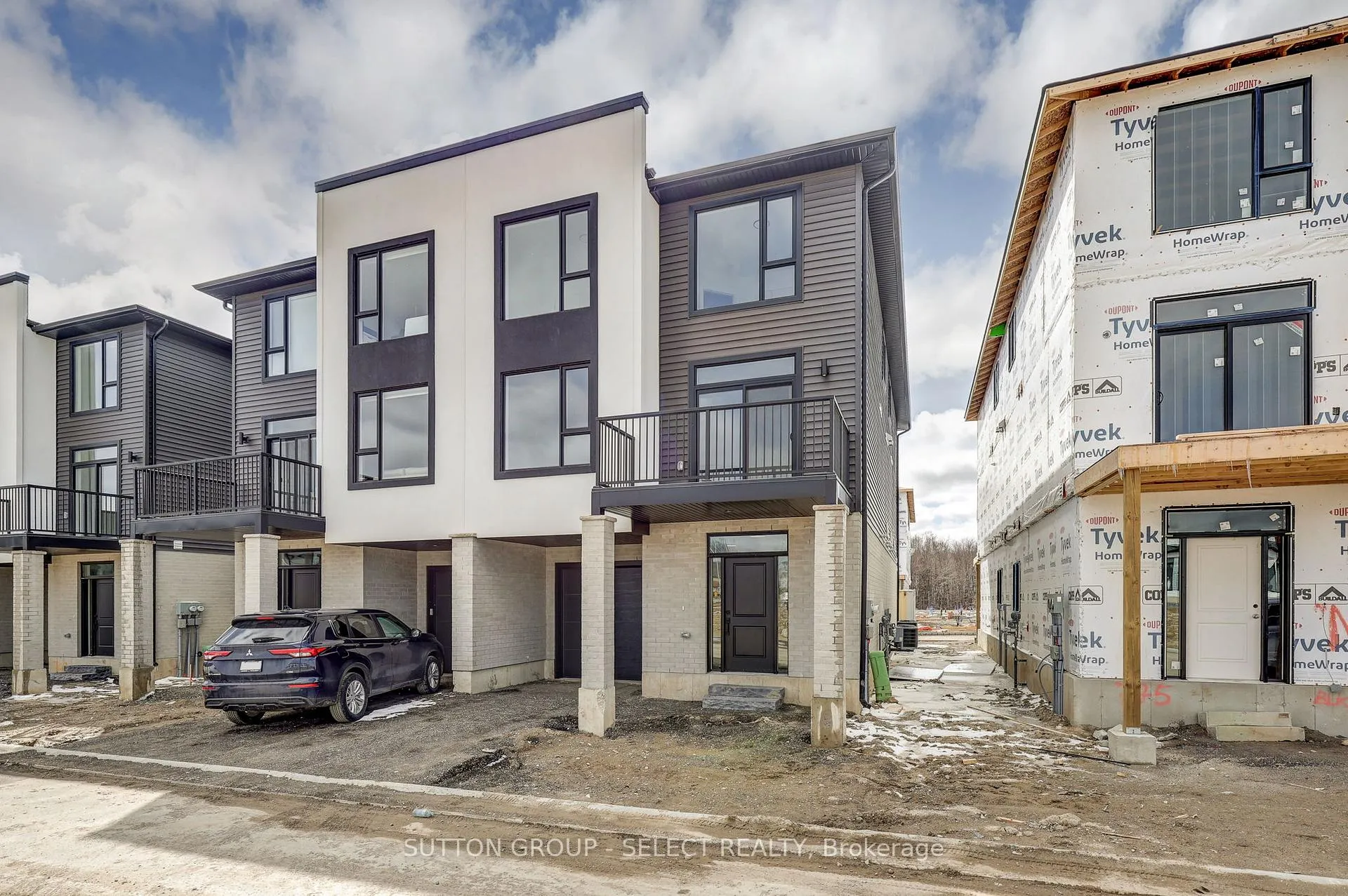 Photo 1 of 773 Banyan Lane, London, North E — HOMEH