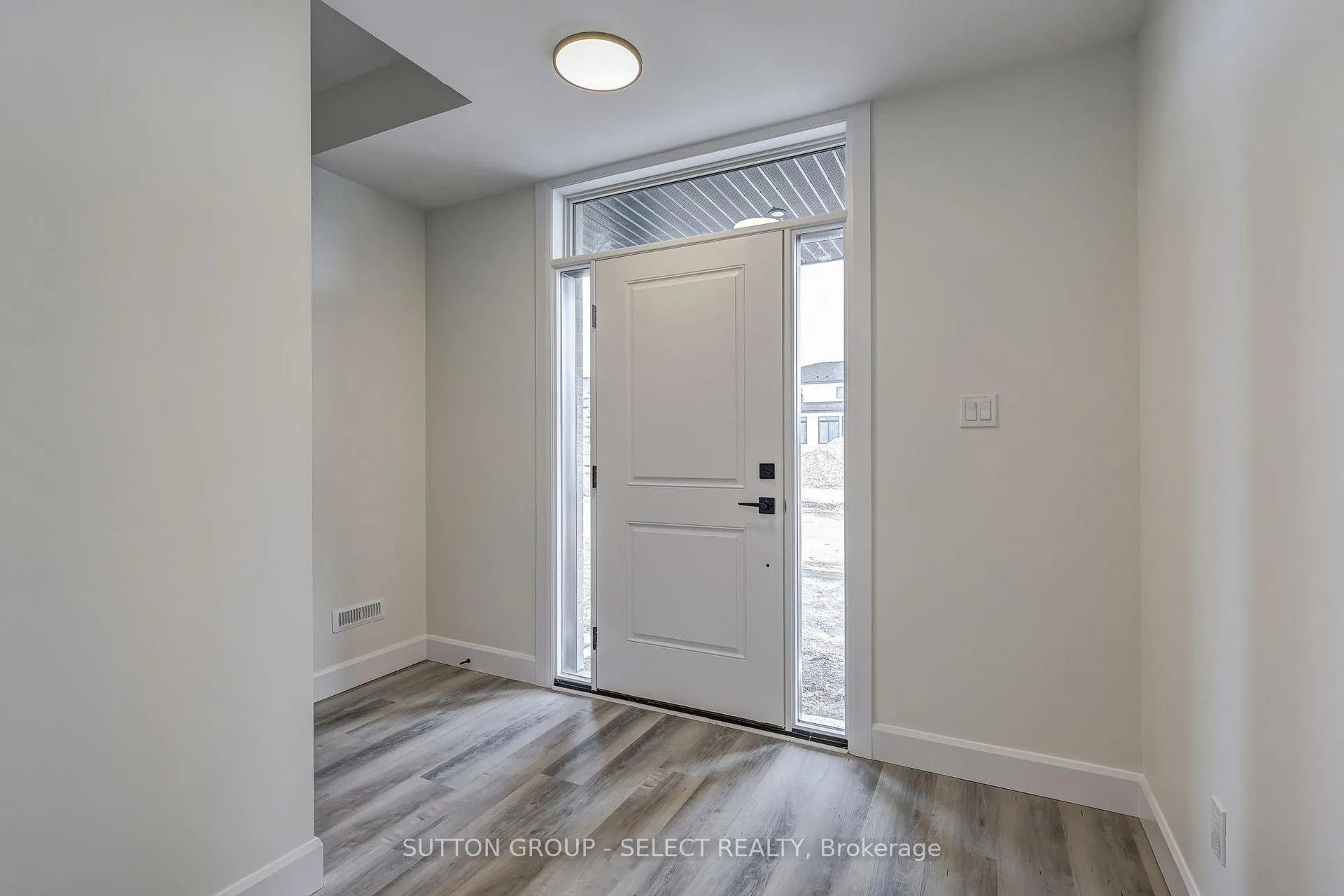 Photo 4 of 773 Banyan Lane, London, North E — HOMEH