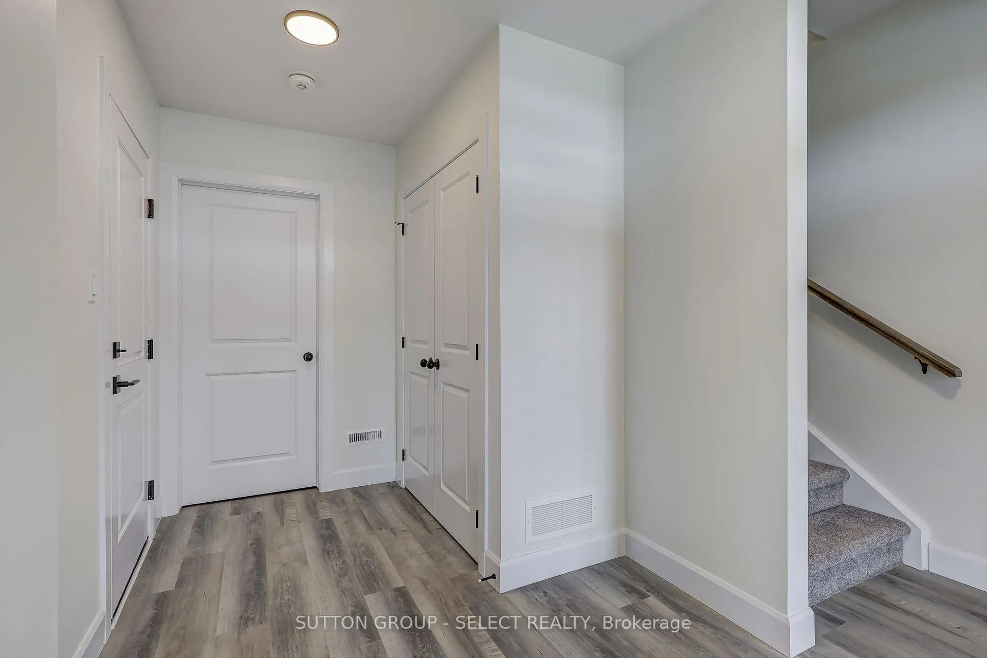 Photo 5 of 773 Banyan Lane, London, North E — HOMEH