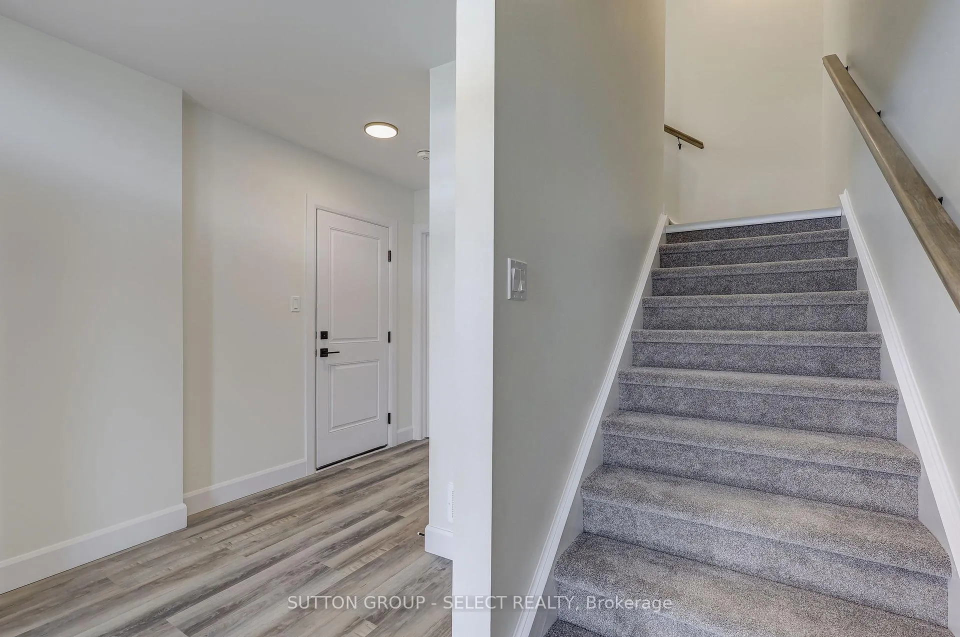 Photo 6 of 773 Banyan Lane, London, North E — HOMEH