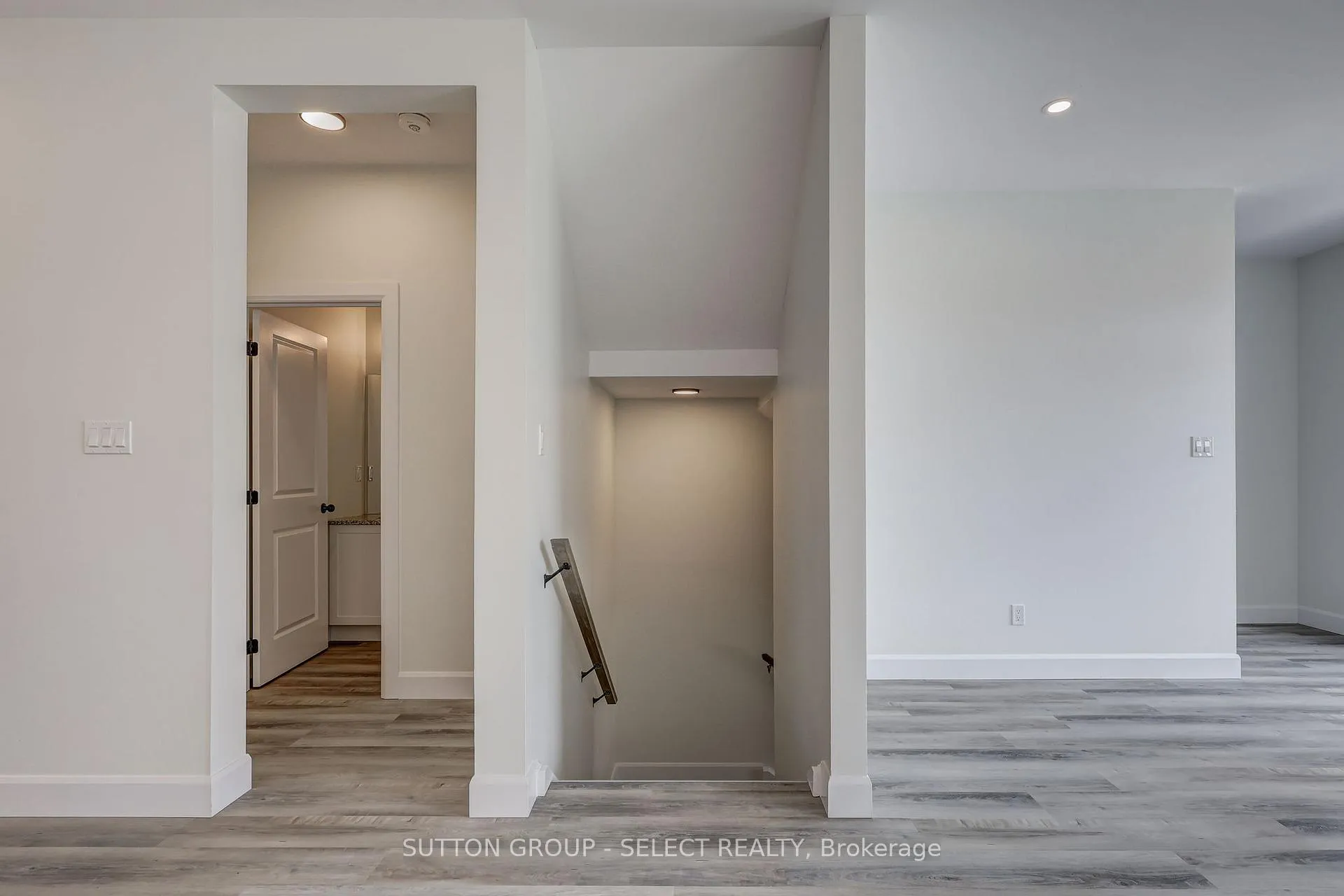 Photo 7 of 773 Banyan Lane, London, North E — HOMEH
