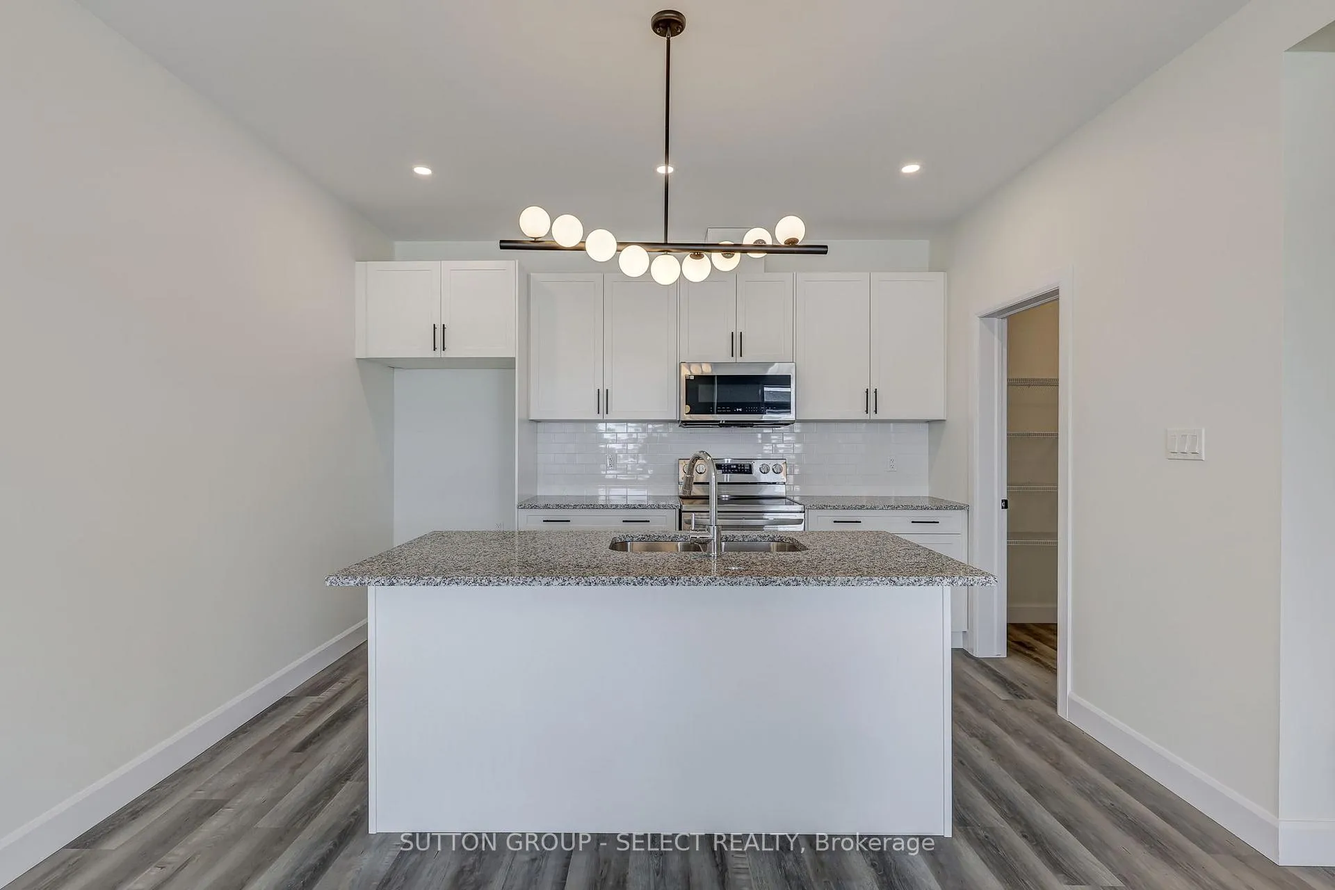 Photo 10 of 773 Banyan Lane, London, North E — HOMEH