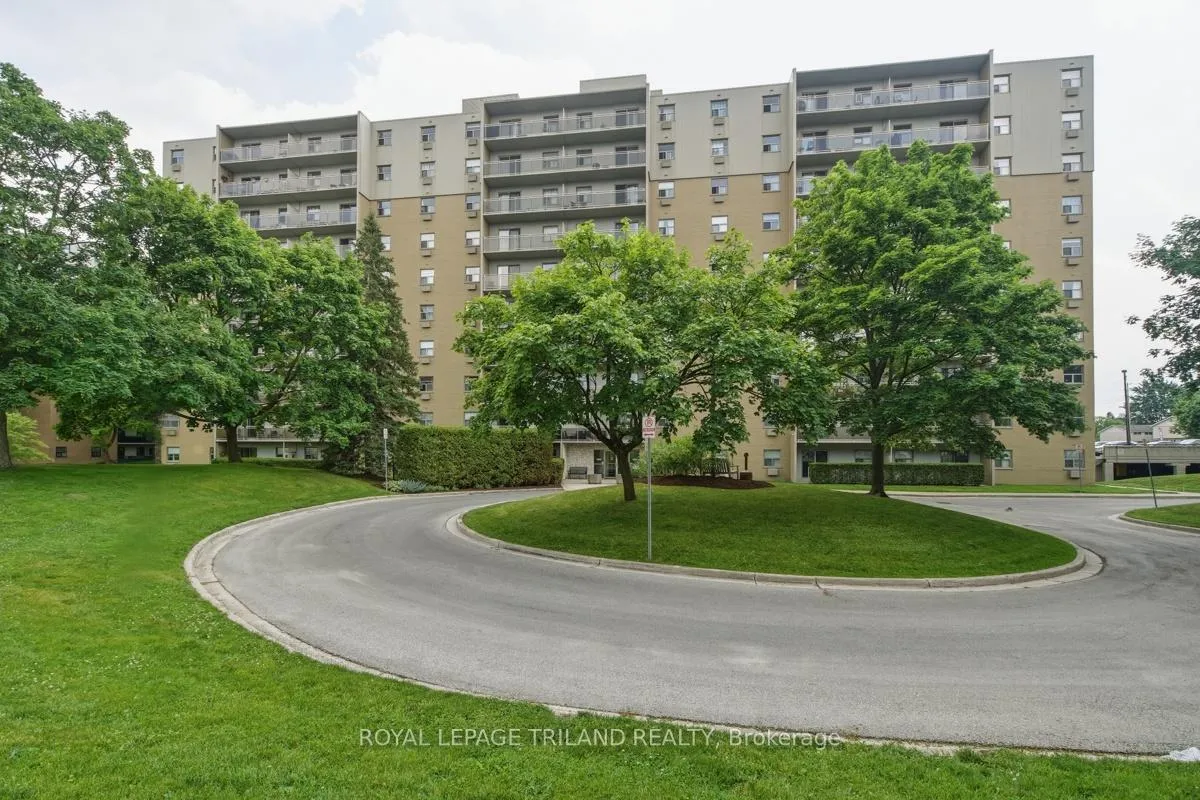 Front of Unit 312, 931 Wonderland Road S