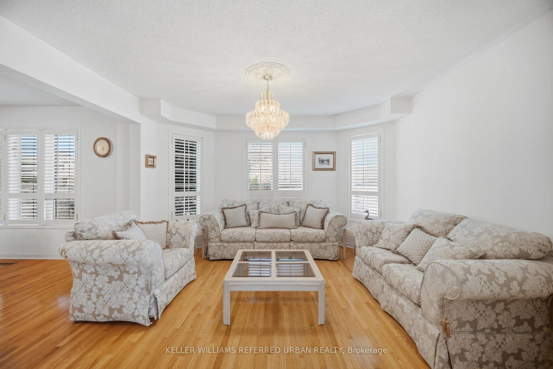 Photo 3 of 239 Drummond Drive, Vaughan, Maple — HOMEH