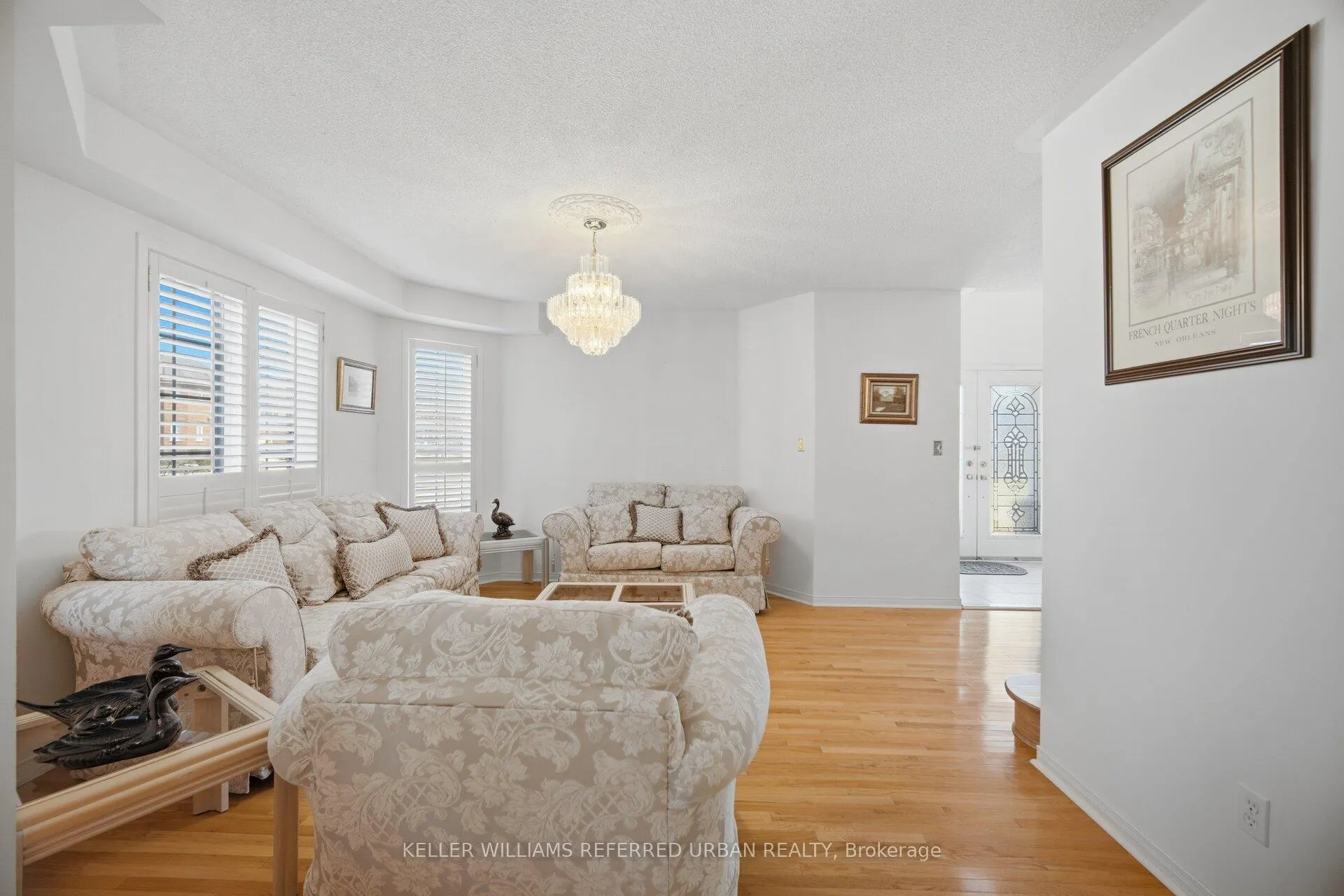 Photo 4 of 239 Drummond Drive, Vaughan, Maple — HOMEH
