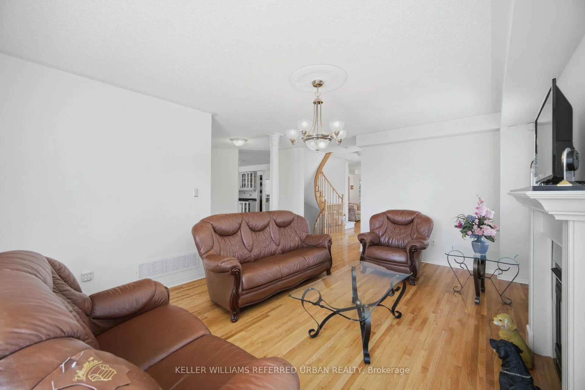 Photo 16 of 239 Drummond Drive, Vaughan, Maple — HOMEH