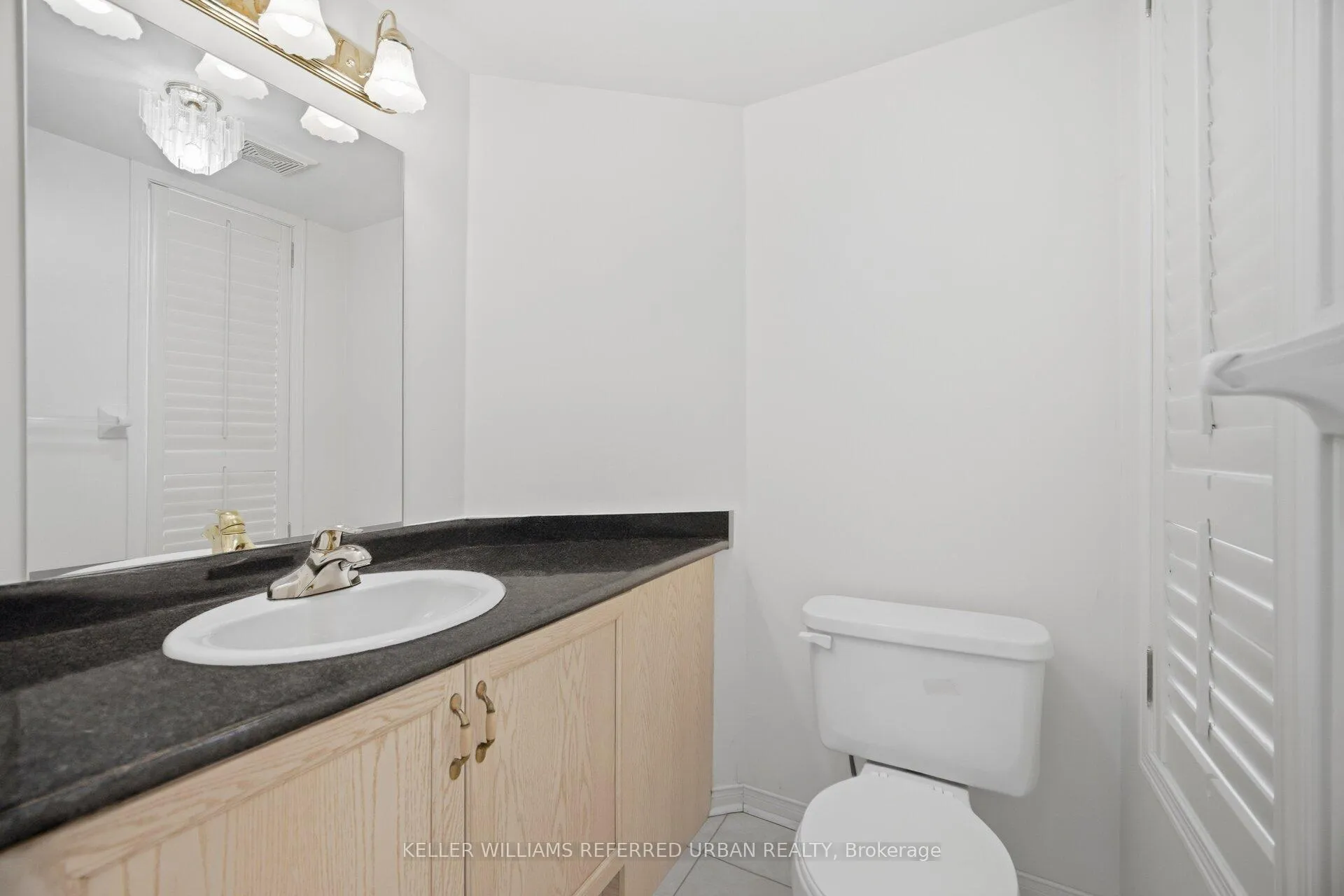 Photo 18 of 239 Drummond Drive, Vaughan, Maple — HOMEH
