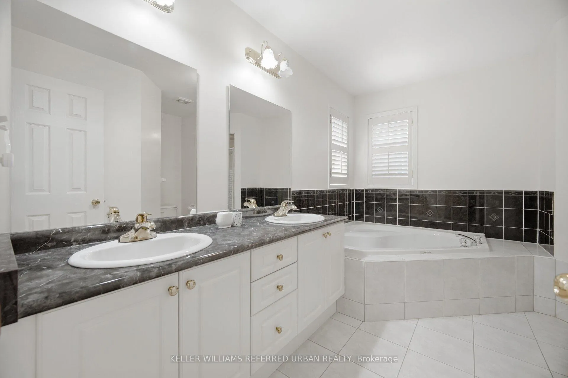 Photo 23 of 239 Drummond Drive, Vaughan, Maple — HOMEH
