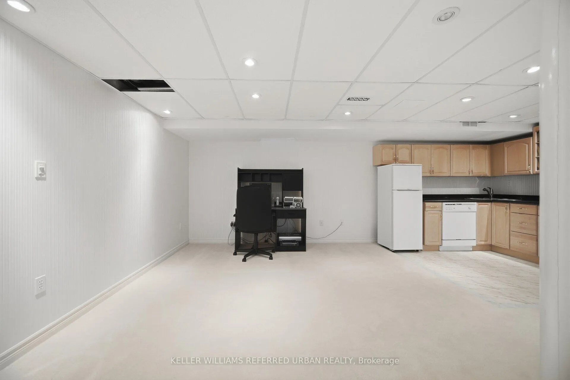 Photo 35 of 239 Drummond Drive, Vaughan, Maple — HOMEH