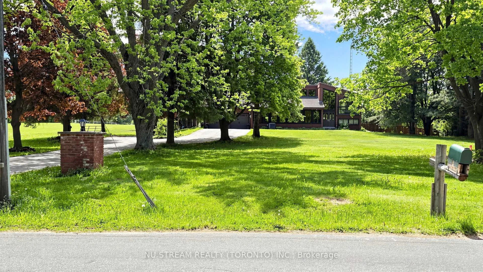 Photo of 2881 Doane Road
