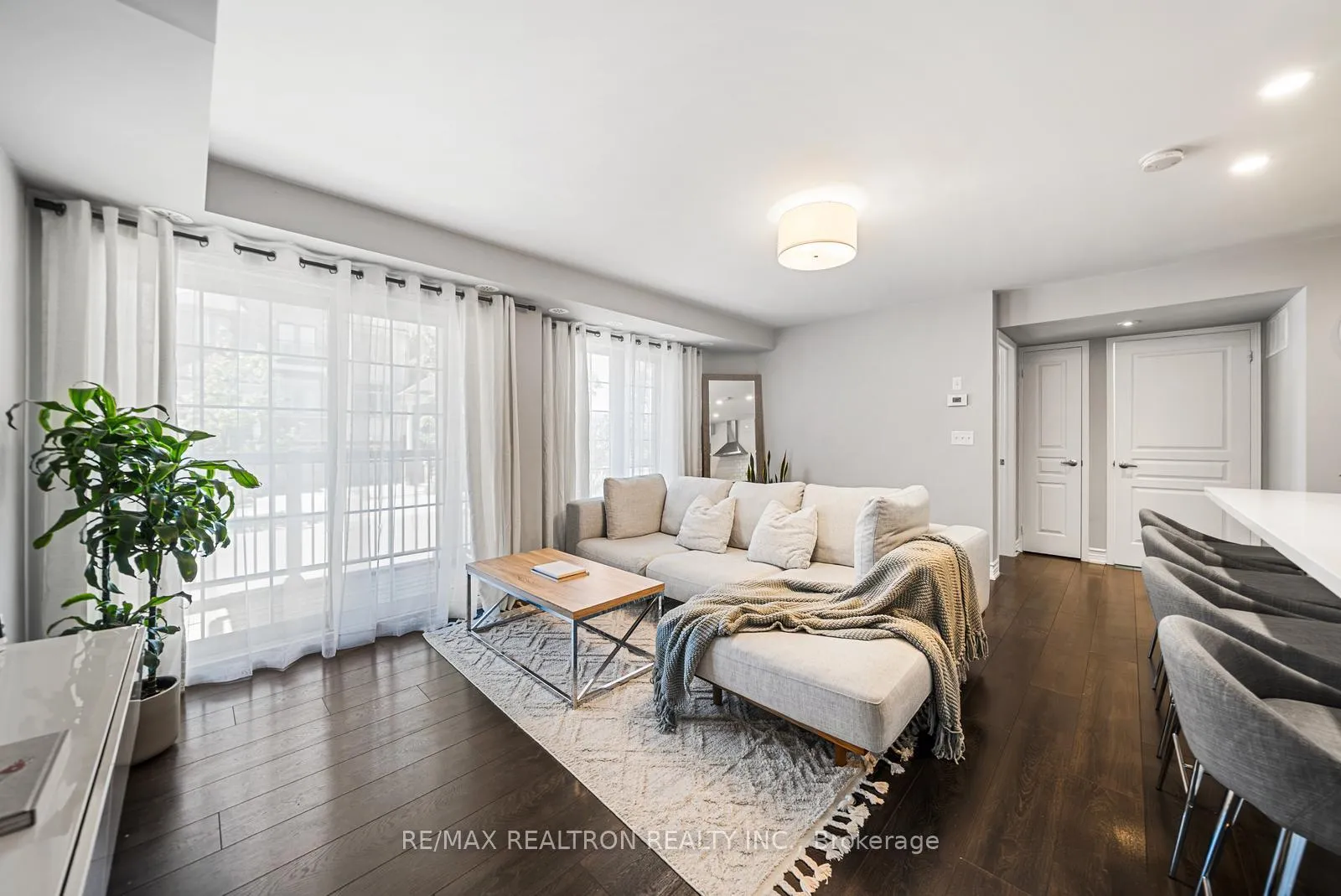 Photo 5 of Unit 5, 161 Isaac Devins Boulevard, North York, Humberlea-Pelmo Park — HOMEH