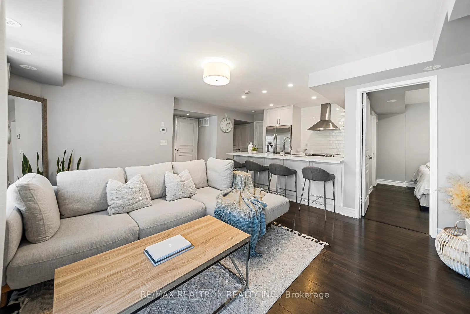 Photo 6 of Unit 5, 161 Isaac Devins Boulevard, North York, Humberlea-Pelmo Park — HOMEH