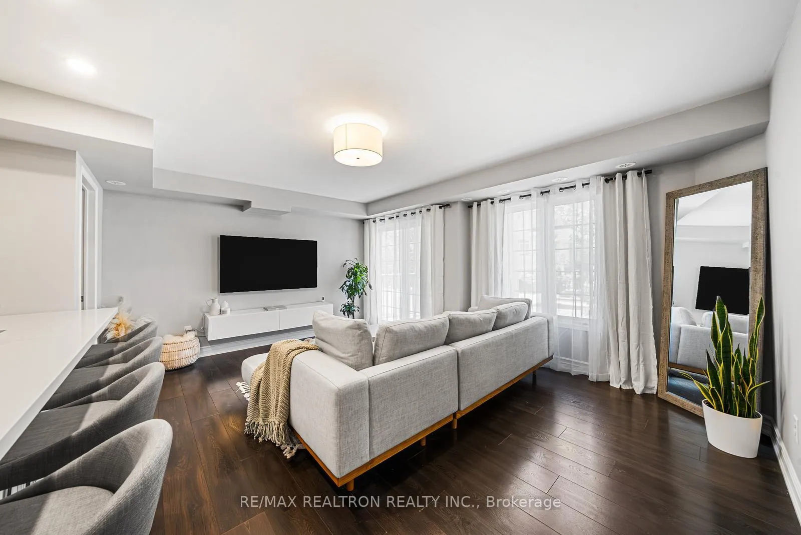 Photo 8 of Unit 5, 161 Isaac Devins Boulevard, North York, Humberlea-Pelmo Park — HOMEH