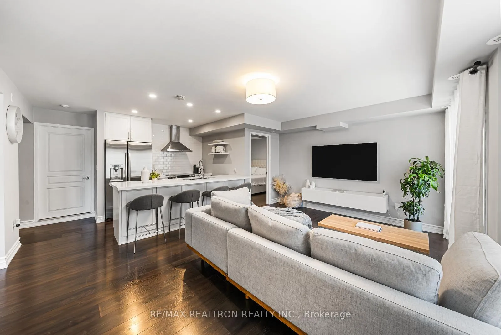 Photo 10 of Unit 5, 161 Isaac Devins Boulevard, North York, Humberlea-Pelmo Park — HOMEH