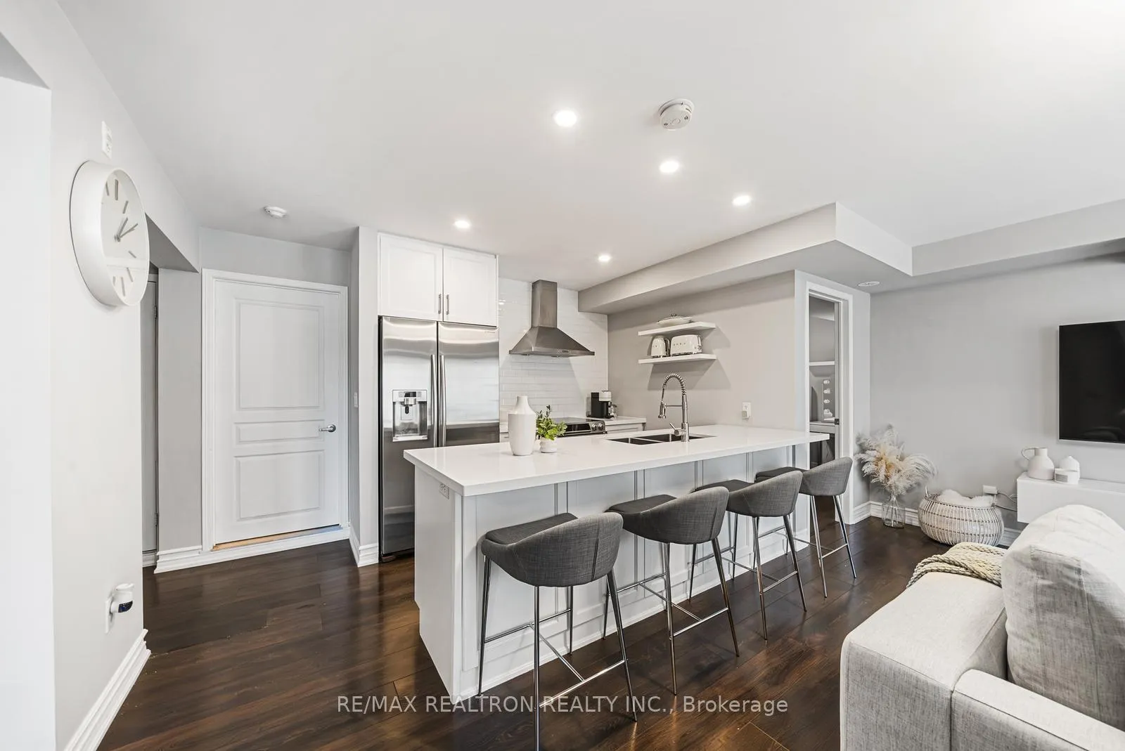 Photo 11 of Unit 5, 161 Isaac Devins Boulevard, North York, Humberlea-Pelmo Park — HOMEH