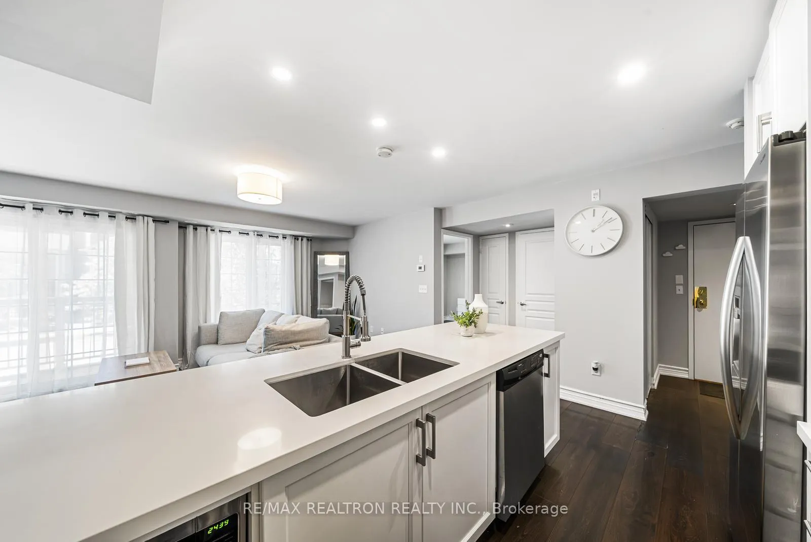 Photo 13 of Unit 5, 161 Isaac Devins Boulevard, North York, Humberlea-Pelmo Park — HOMEH