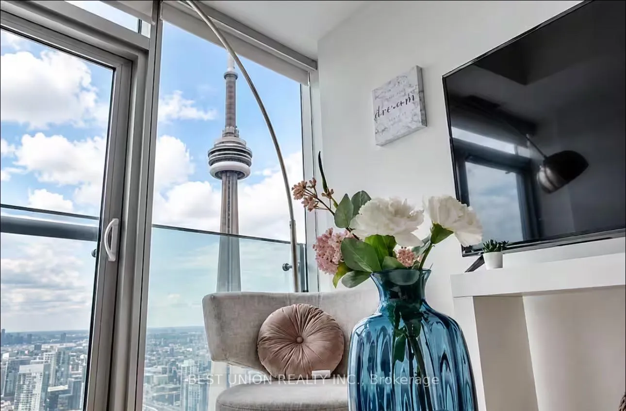 Photo 3 of Unit 5706, 14 York Street, Toronto, Waterfront Communities — HOMEH