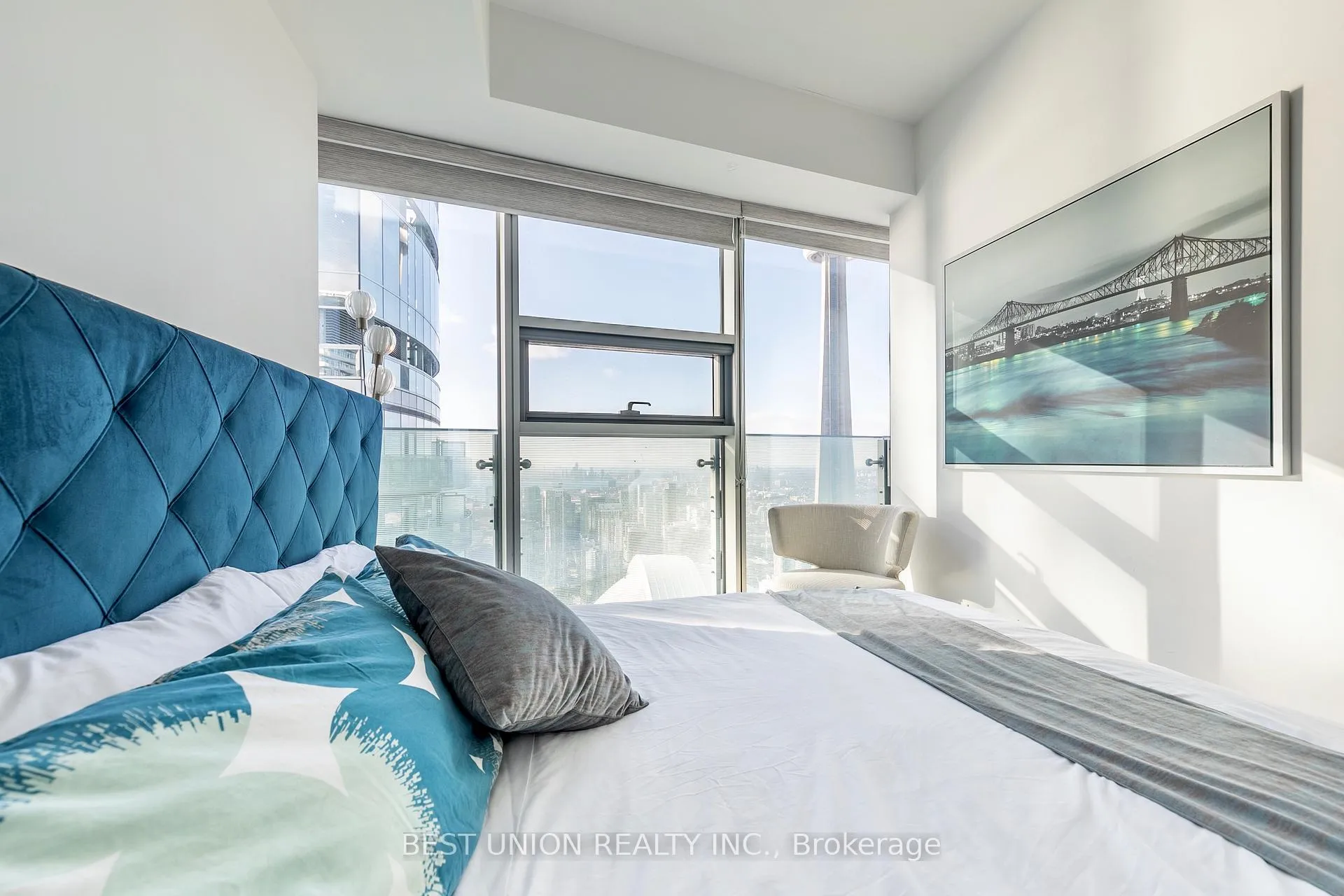 Photo 5 of Unit 5706, 14 York Street, Toronto, Waterfront Communities — HOMEH
