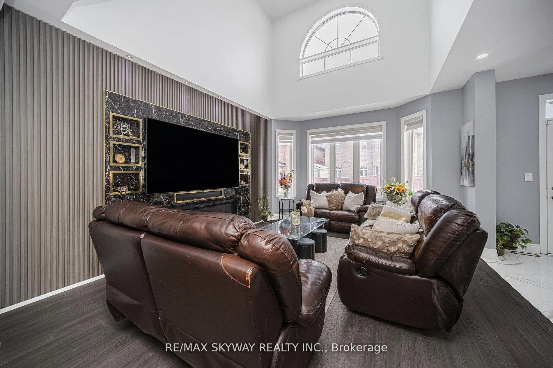 Photo 12 of 44 Eaglesprings Crescent, Brampton, Bram East — HOMEH