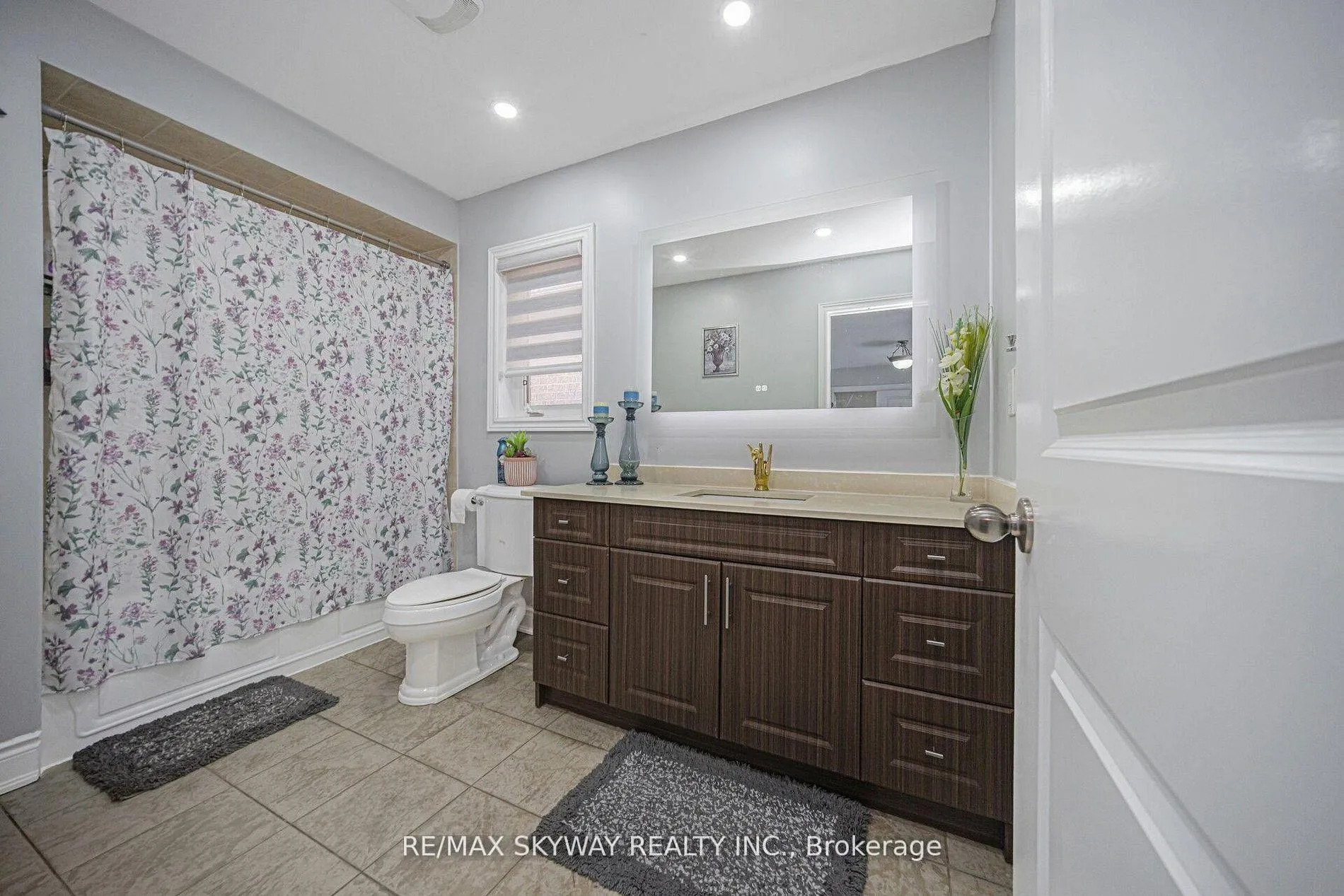 Photo 35 of 44 Eaglesprings Crescent, Brampton, Bram East — HOMEH