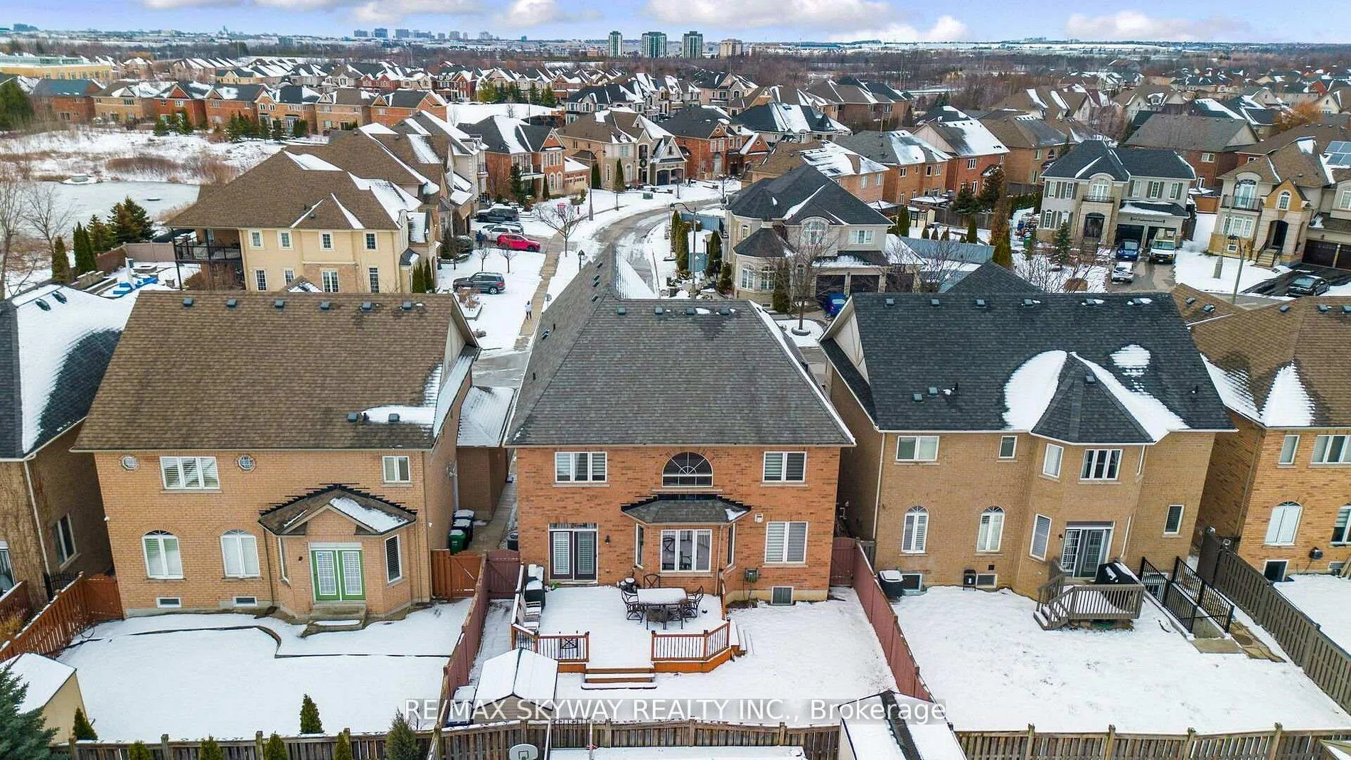Photo 42 of 44 Eaglesprings Crescent, Brampton, Bram East — HOMEH