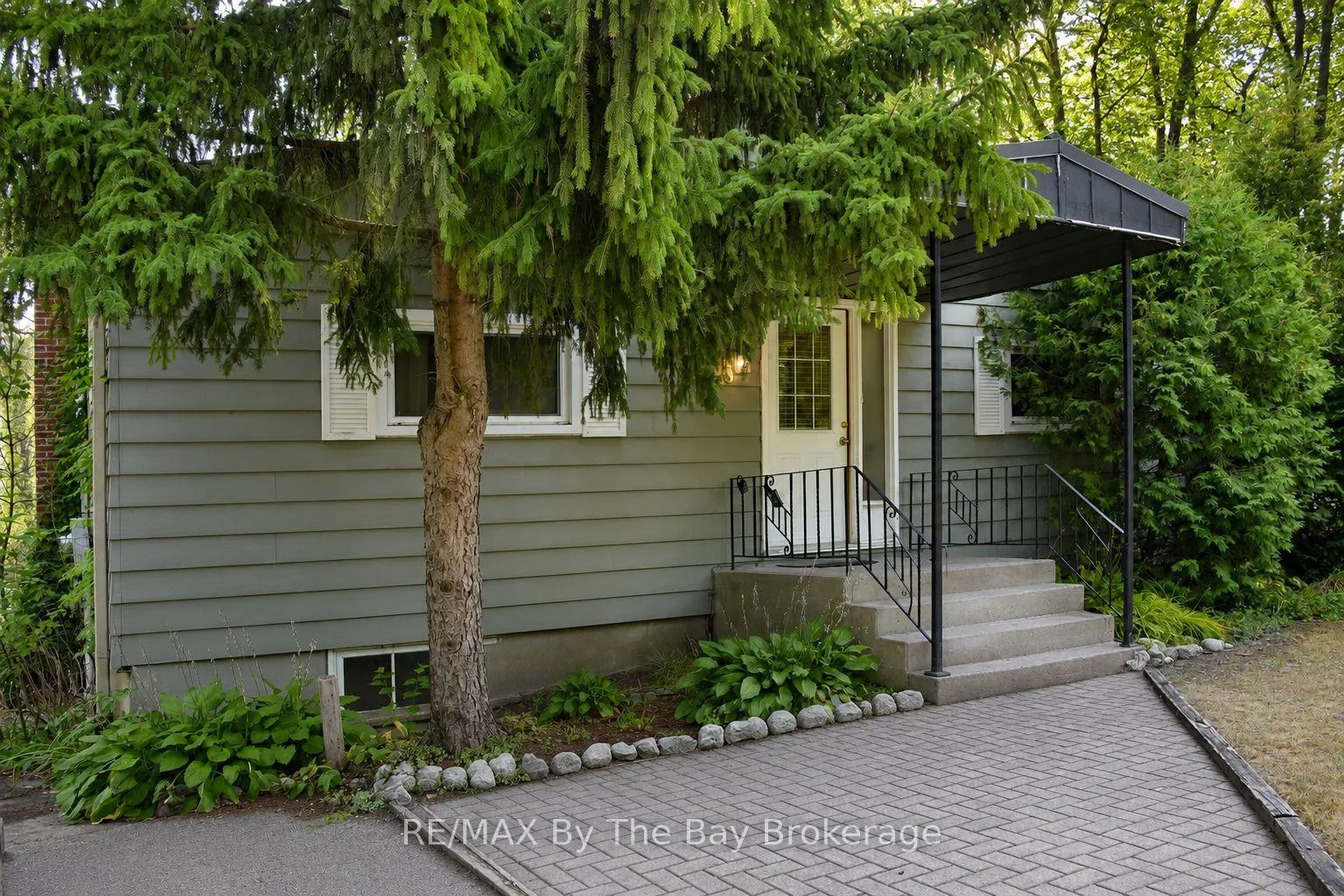 Photo 5 of 103 Sunnidale Road S, Wasaga Beach — HOMEH