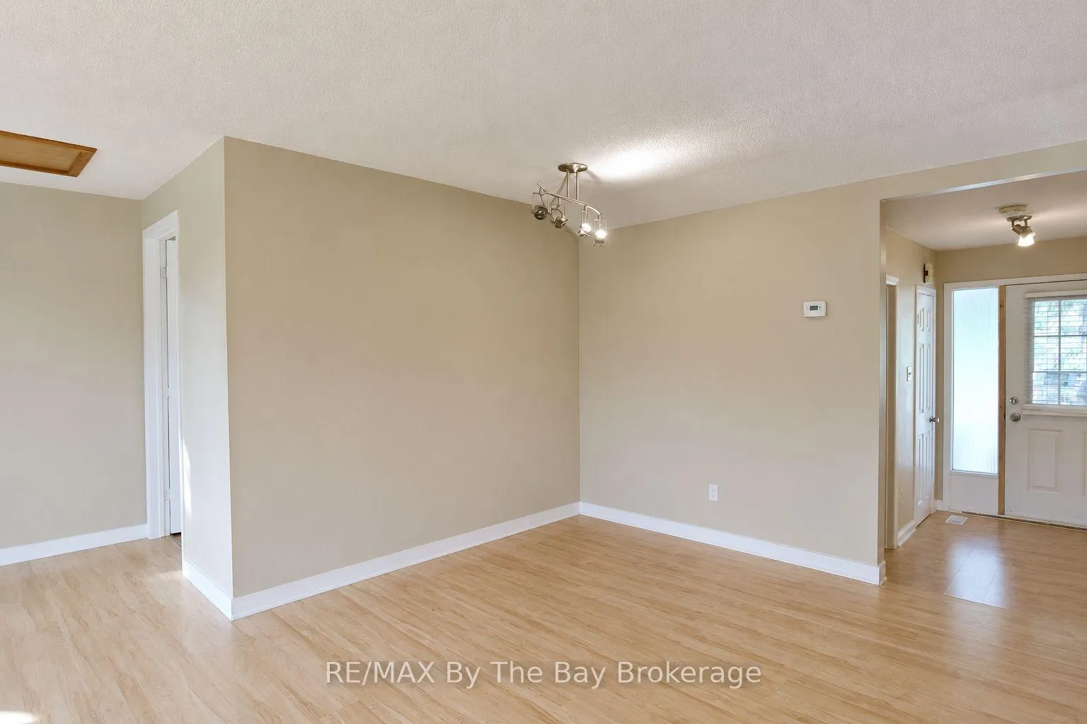 Photo 17 of 103 Sunnidale Road S, Wasaga Beach — HOMEH