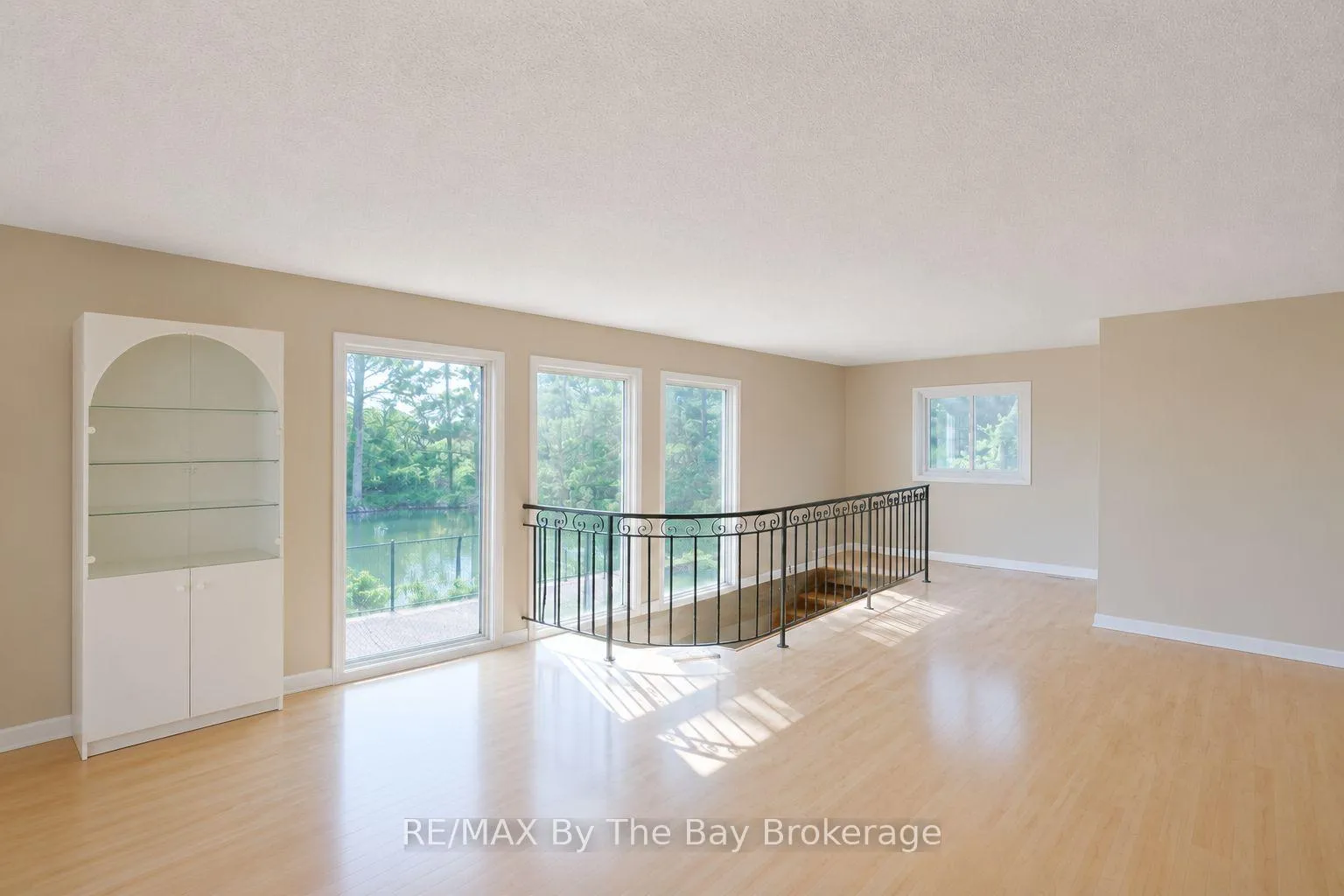 Photo 20 of 103 Sunnidale Road S, Wasaga Beach — HOMEH