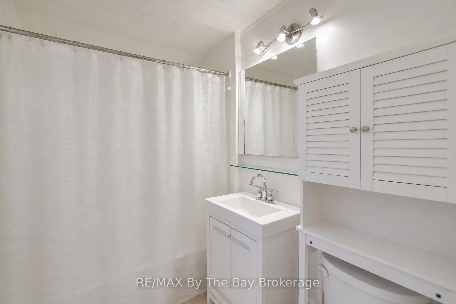 Photo 21 of 103 Sunnidale Road S, Wasaga Beach — HOMEH