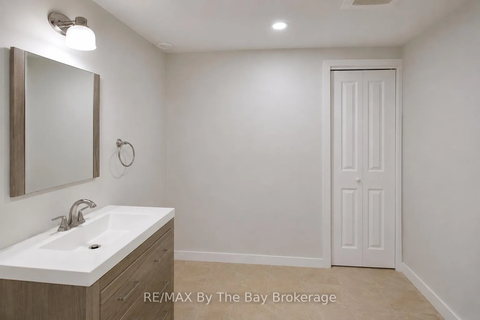 Photo 28 of 103 Sunnidale Road S, Wasaga Beach — HOMEH