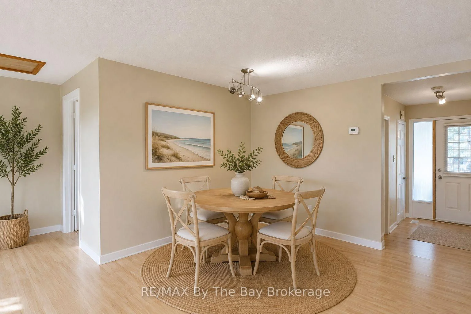 Photo 19 of 103 Sunnidale Road S, Wasaga Beach — HOMEH