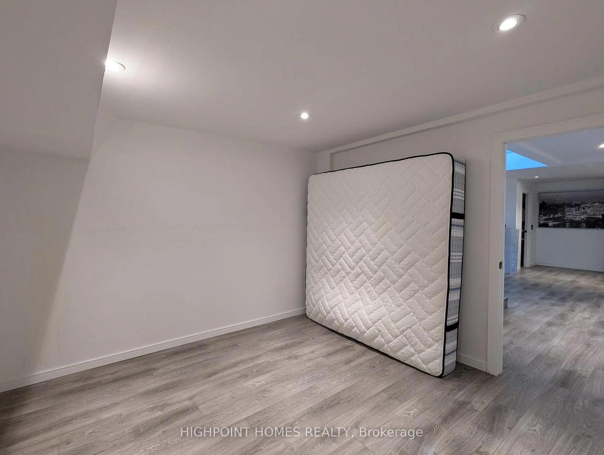 Photo 5 of 5010 Barber Street, Pickering, Rural Pickering — HOMEH