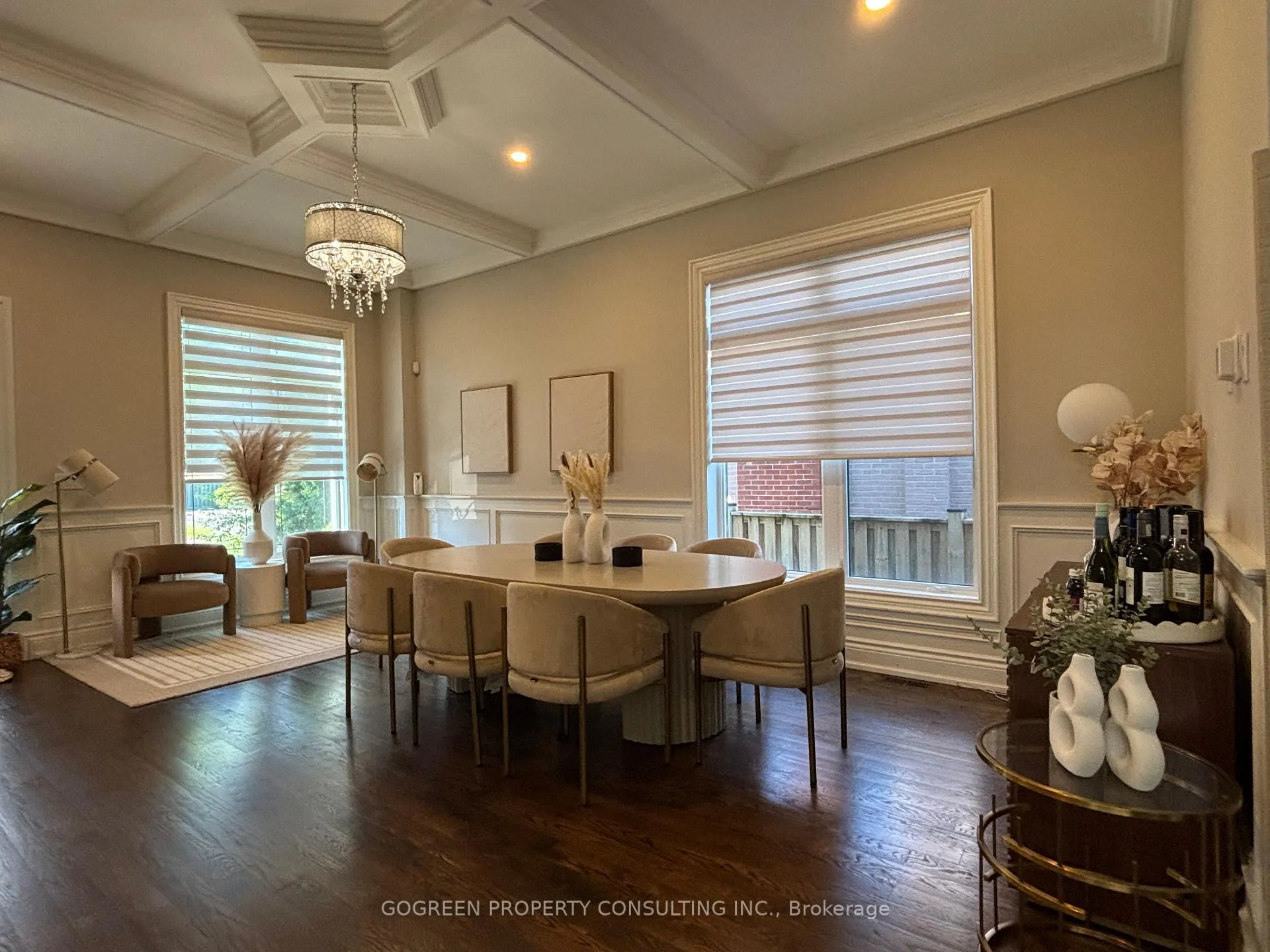 Photo 3 of 329 Paliser Crescent, Richmond Hill, Harding — HOMEH