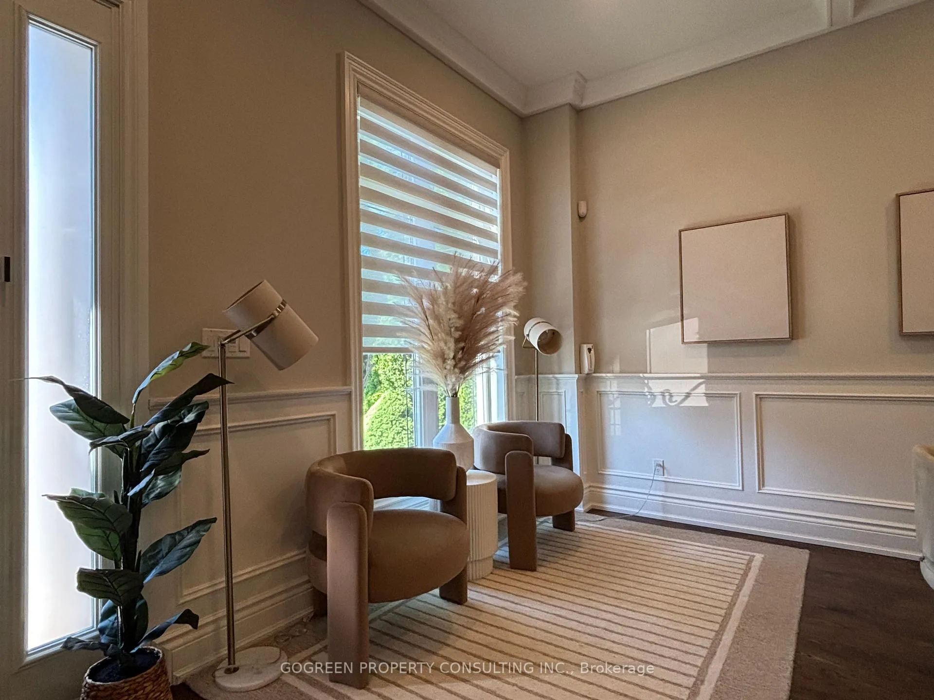Photo 4 of 329 Paliser Crescent, Richmond Hill, Harding — HOMEH