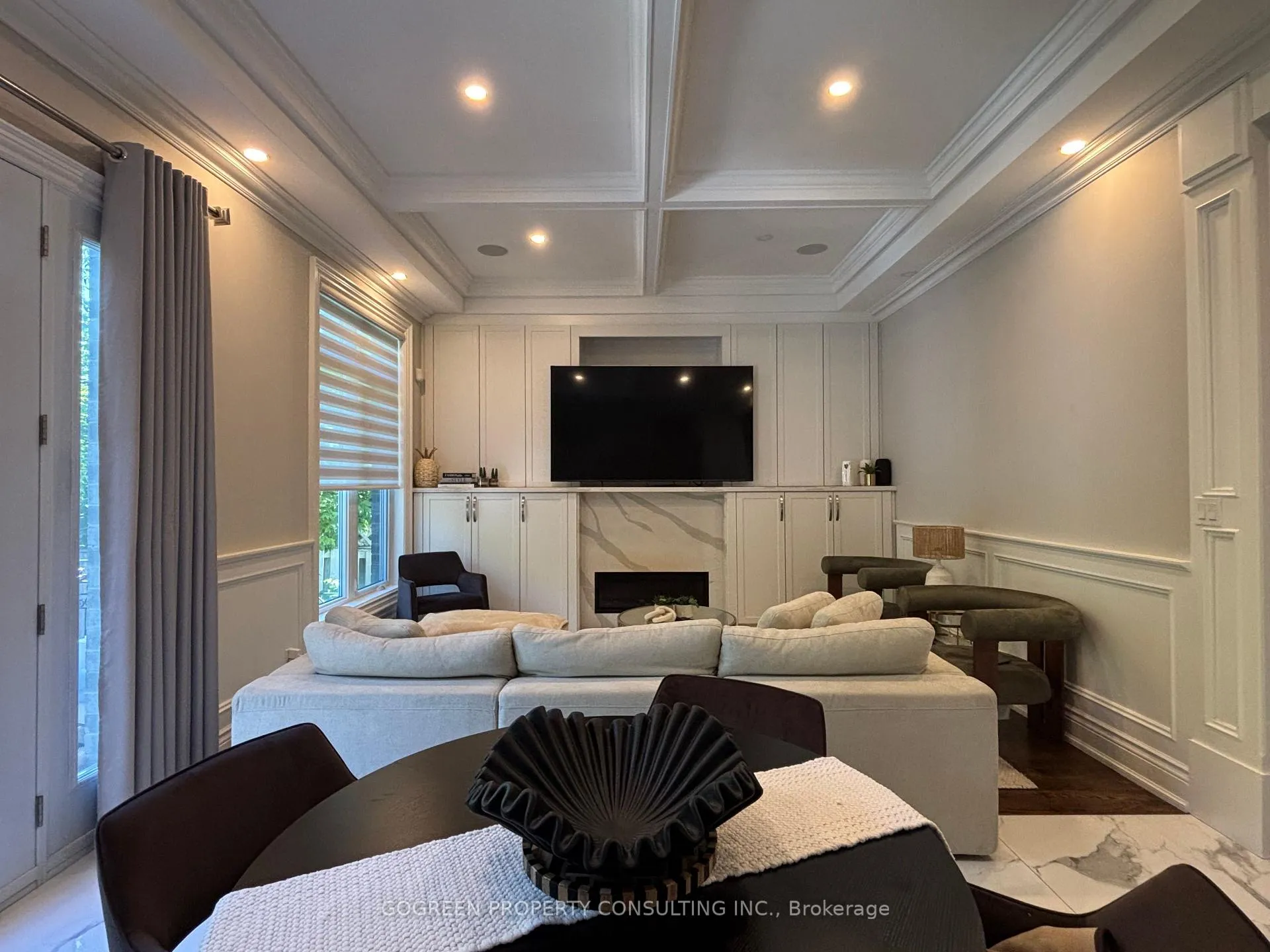 Photo 9 of 329 Paliser Crescent, Richmond Hill, Harding — HOMEH