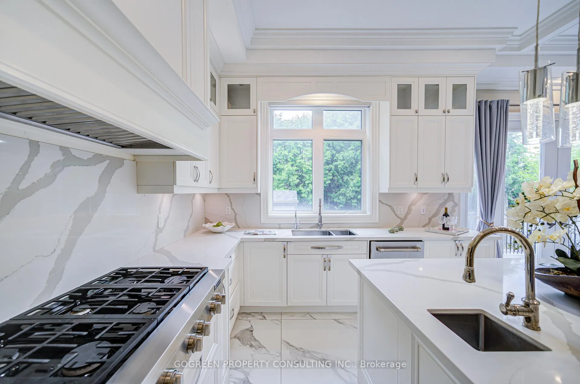 Photo 10 of 329 Paliser Crescent, Richmond Hill, Harding — HOMEH