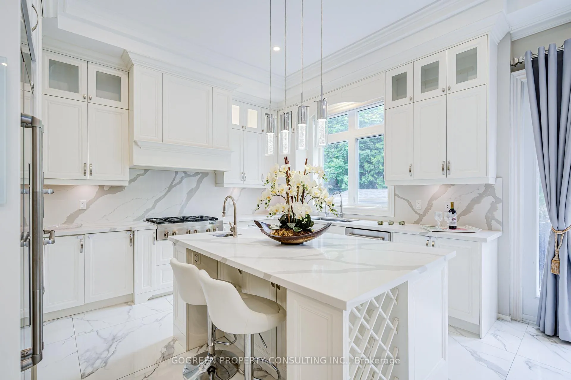 Photo 11 of 329 Paliser Crescent, Richmond Hill, Harding — HOMEH