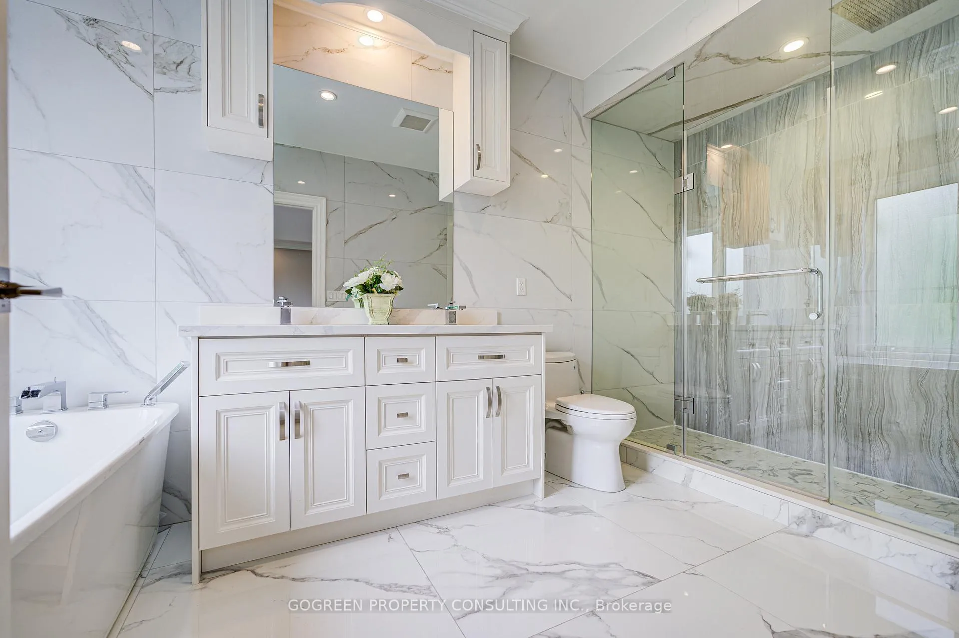 Photo 17 of 329 Paliser Crescent, Richmond Hill, Harding — HOMEH