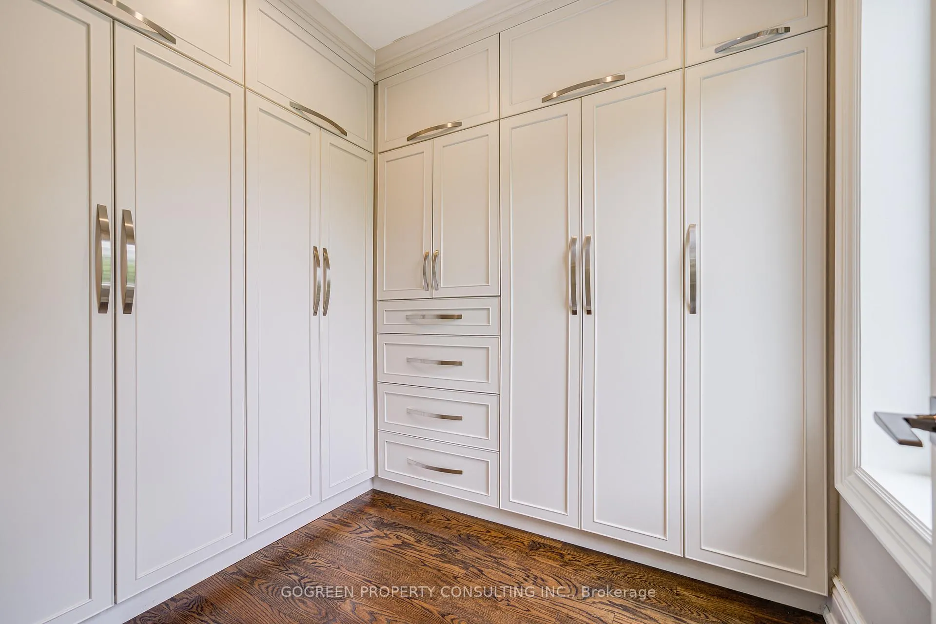 Photo 18 of 329 Paliser Crescent, Richmond Hill, Harding — HOMEH