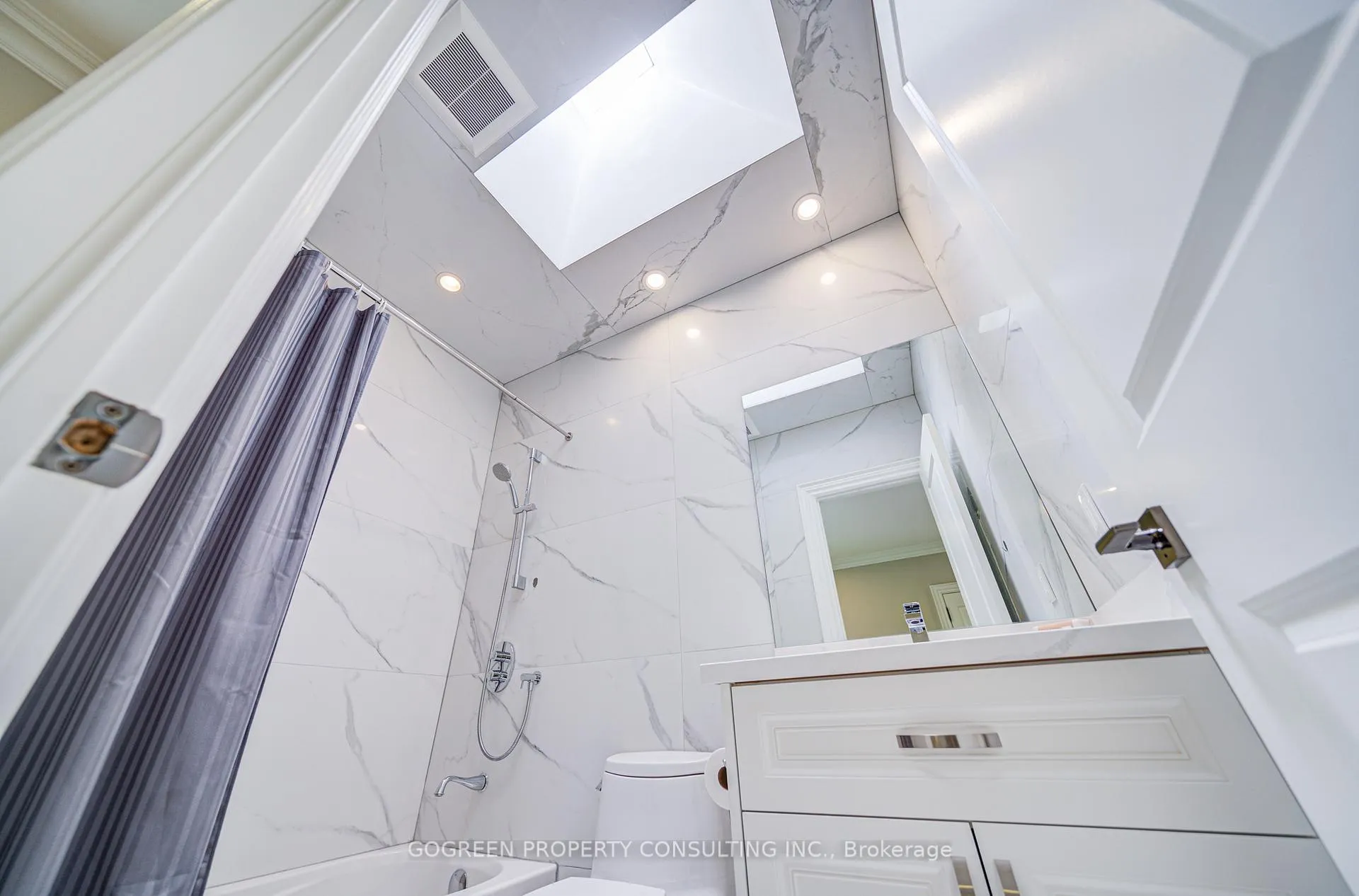 Photo 20 of 329 Paliser Crescent, Richmond Hill, Harding — HOMEH