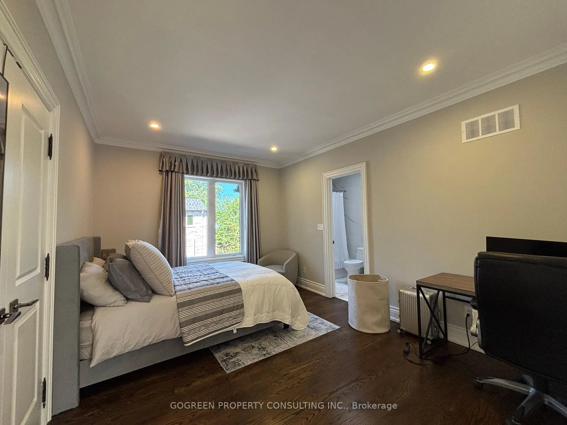 Photo 22 of 329 Paliser Crescent, Richmond Hill, Harding — HOMEH