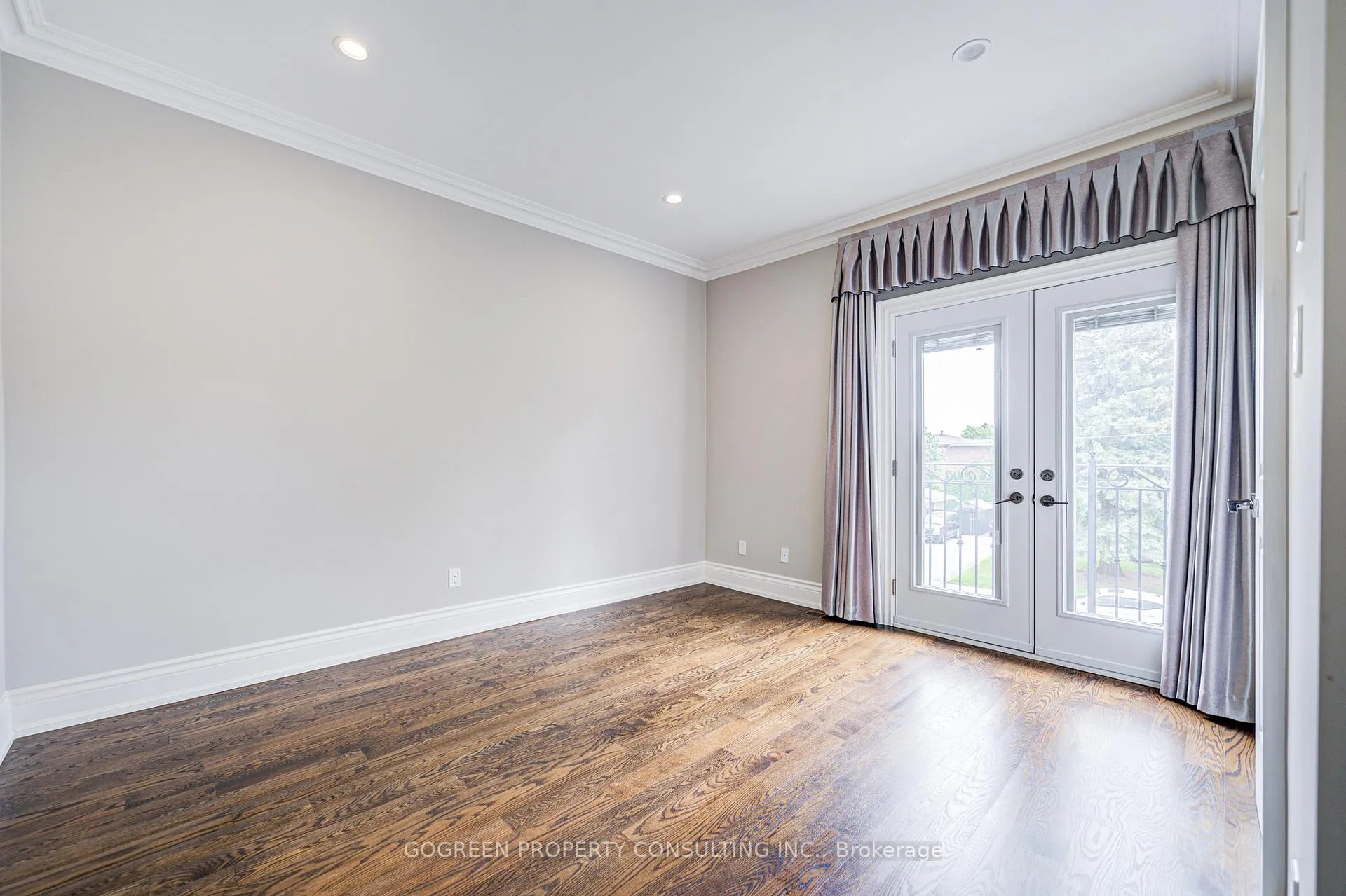 Photo 25 of 329 Paliser Crescent, Richmond Hill, Harding — HOMEH