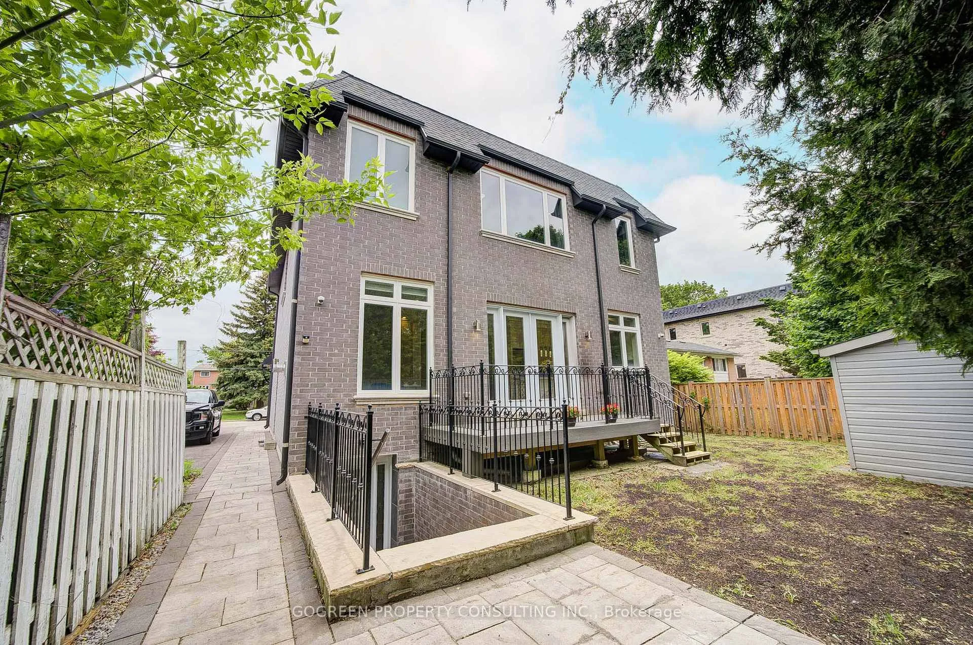 Photo 34 of 329 Paliser Crescent, Richmond Hill, Harding — HOMEH