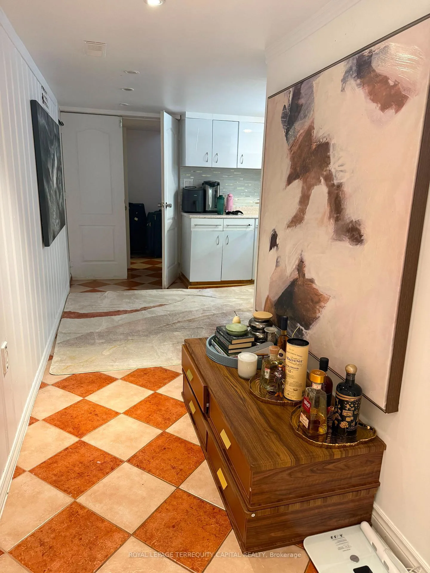 Photo 3 of Unit Lower, 29 Glamis Avenue, Toronto, Rockcliffe-Smythe — HOMEH