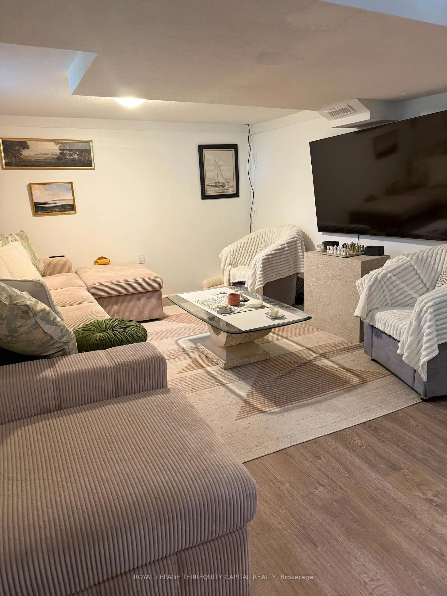 Photo 5 of Unit Lower, 29 Glamis Avenue, Toronto, Rockcliffe-Smythe — HOMEH